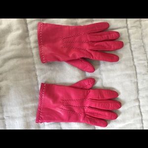 Buttery soft leather gloves lined with cashmere